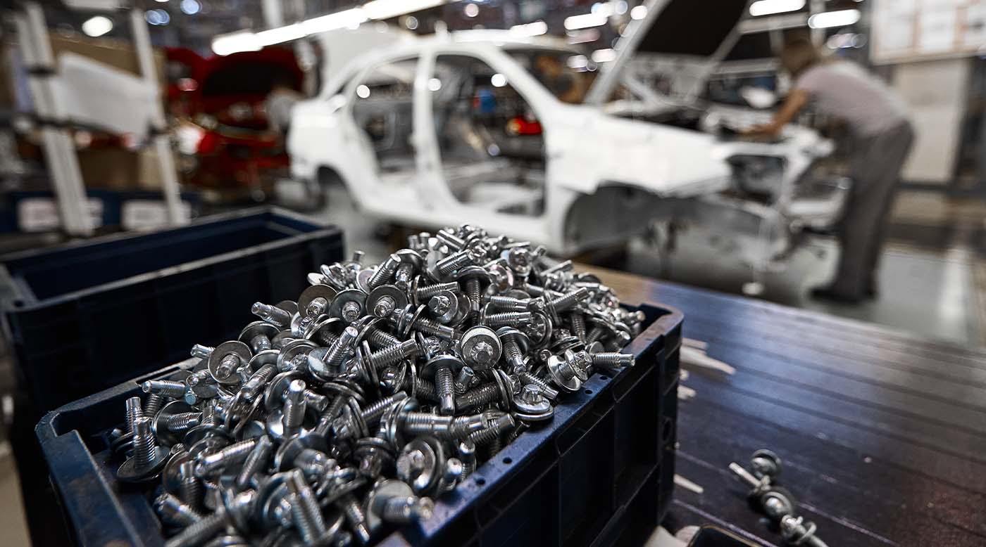 Kleinteile Reinigung Werkstatt Schrauben